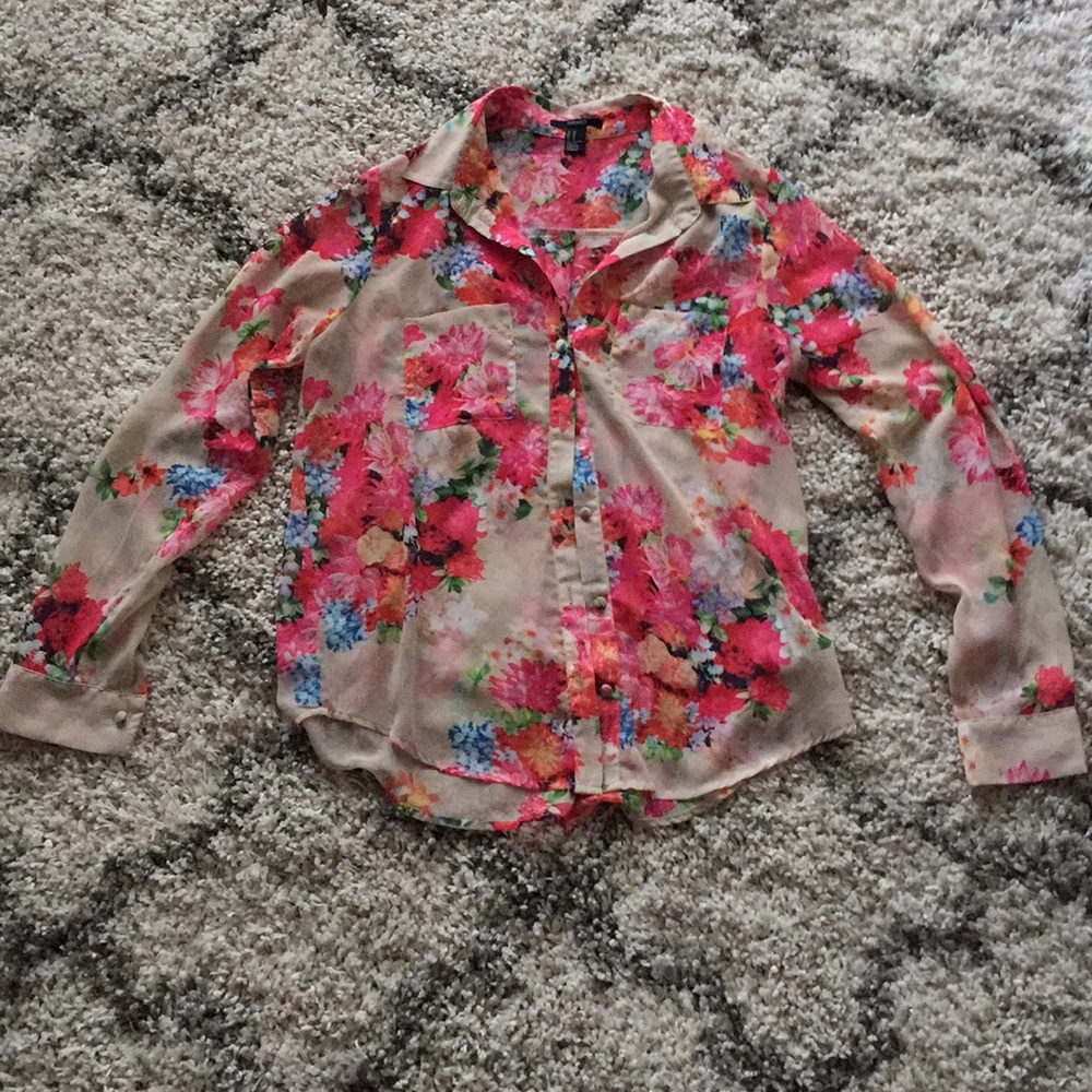 Beautiful flower blouse size M